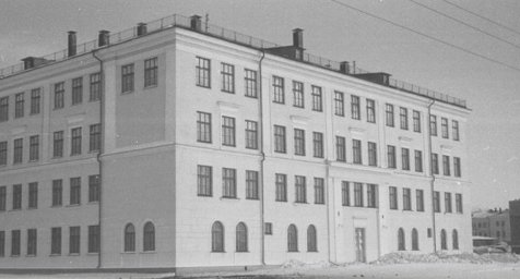 Новое здание школы №1. Занятия начались в январе 1956 года.